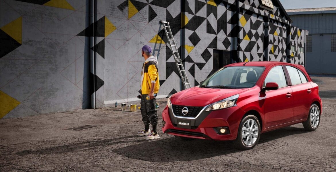 El Nissan March llega con retoques estéticos y más airbags.