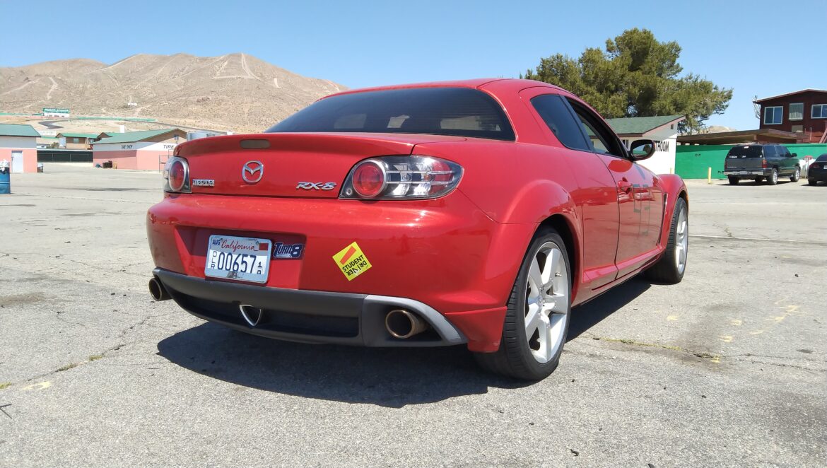 Tracción trasera, un wankel y Willow Springs.