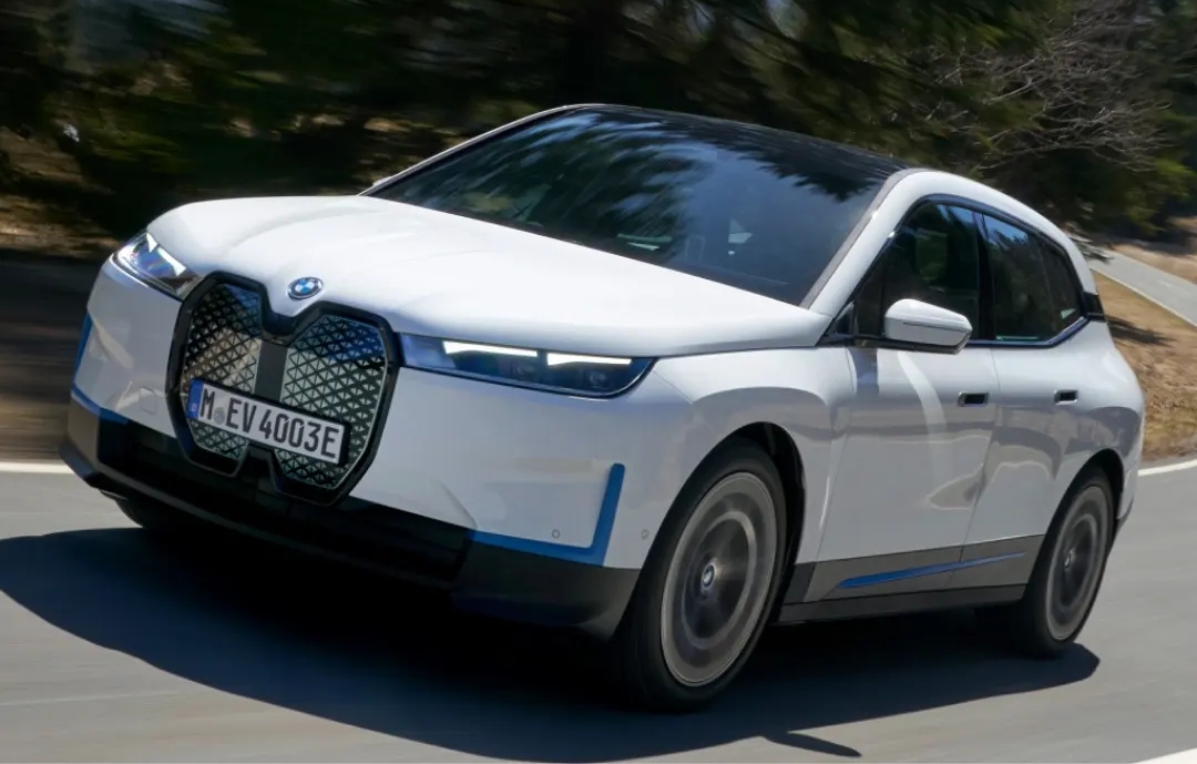 BMW electrifica más su gama en Colombia con el iX 