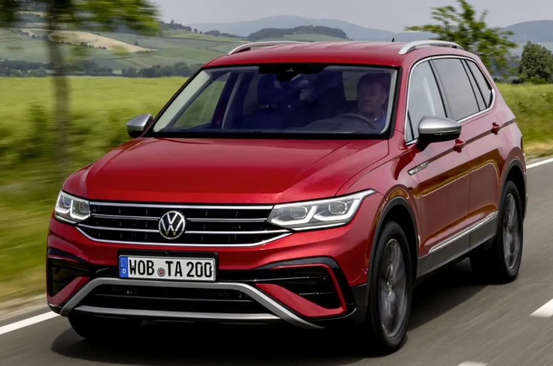 El Volkswagen Tiguan vuelve con retoques estéticos y bien equipados.