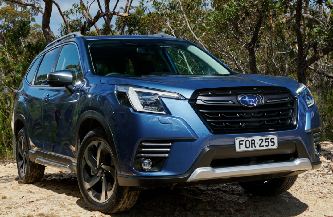 El rediseñado Subaru Forester llega al país con versiones híbridas y bien equipado