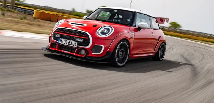 Mini Cooper y JCW camino a las 24Hrs de Nurbürgring.