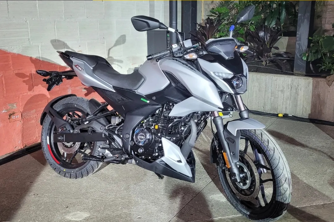 Bajaj y el Grupo UMA traen a Colombia las nuevas Pulsar N160 y N250