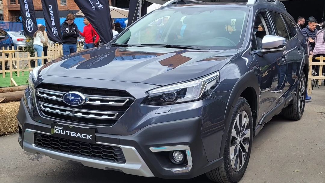 Con ligeros cambios, pero igual de aventurera, llega a Colombia el actualizado Subaru Outback.