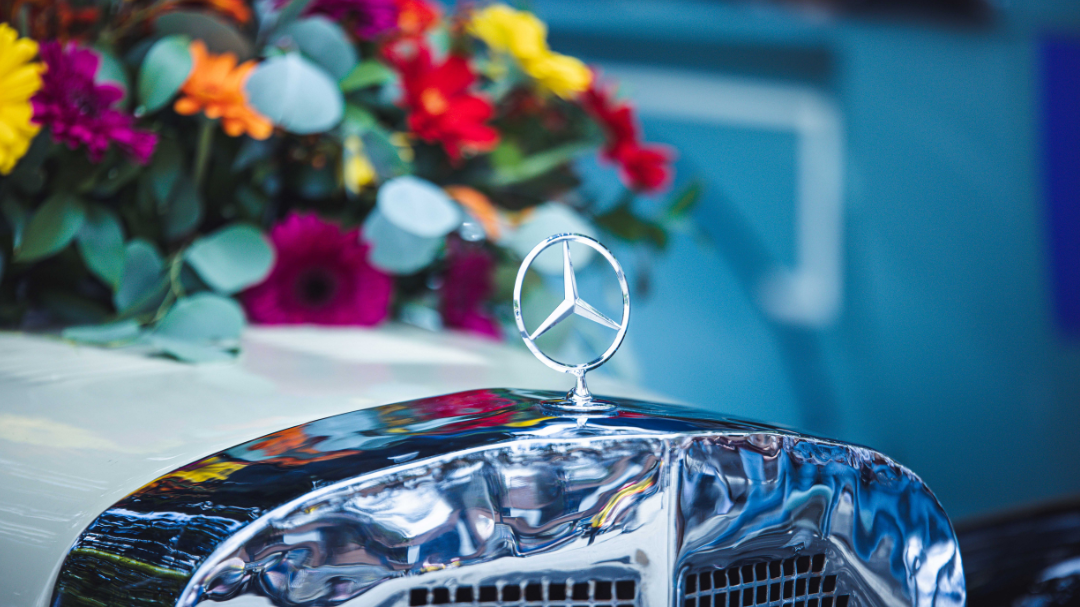 El Desfile de Autos Clásicos 2025 calienta motores en Medellín