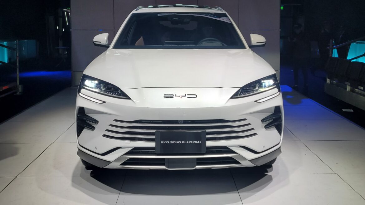 BYD Song Plus 2025: híbrida enchufable o 100% eléctrica