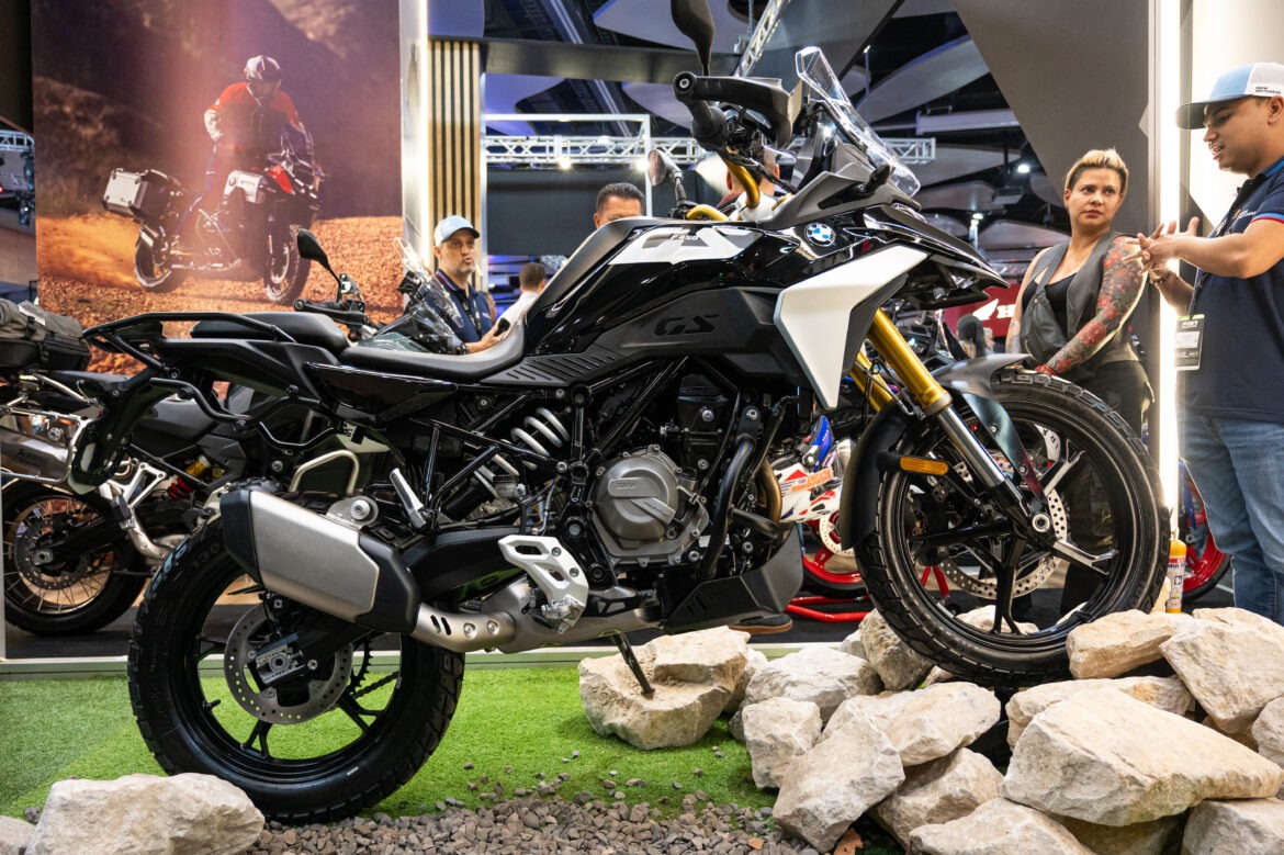 BMW Motorrad presenta en Colombia la nueva F 450 GS: así es la nueva puerta de entrada al universo GS