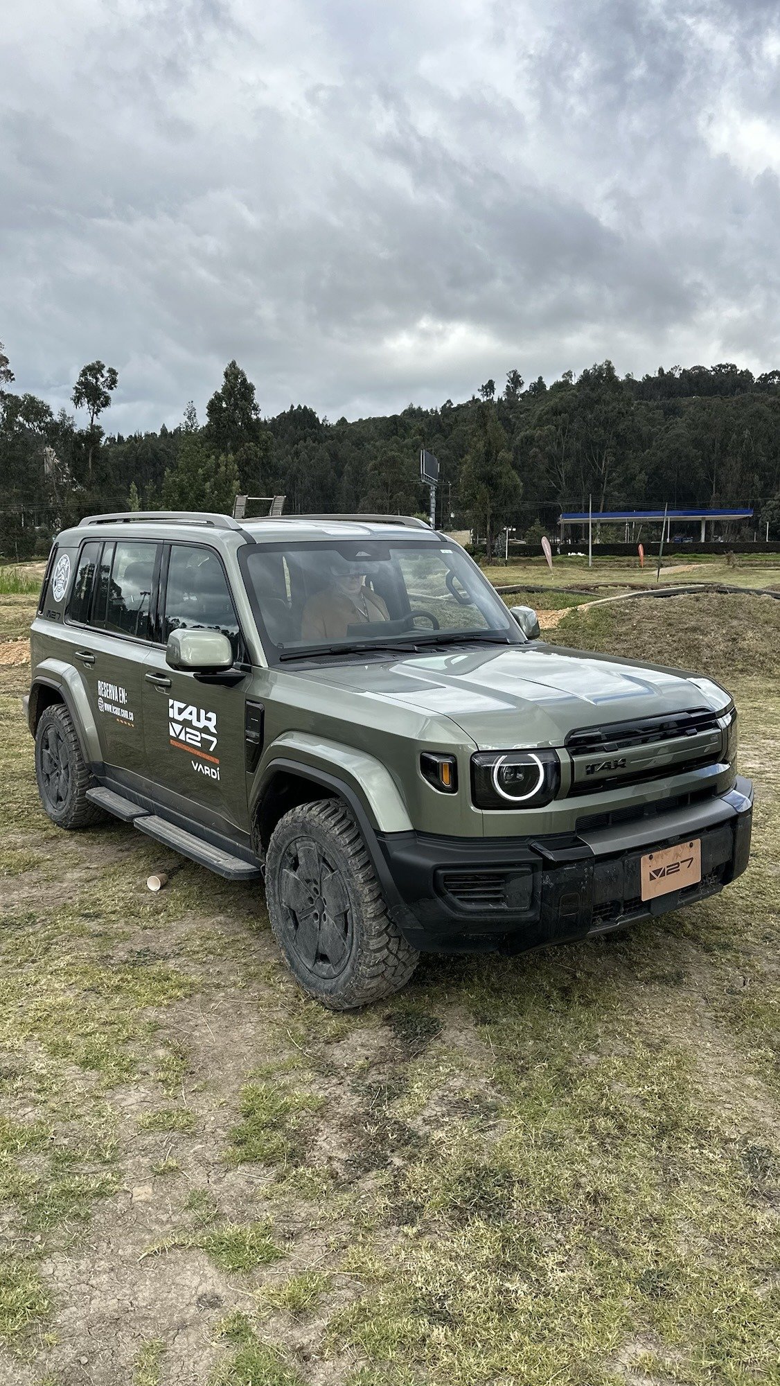iCAUR llega oficialmente a Colombia con los V23 y V27: precios, versiones y características