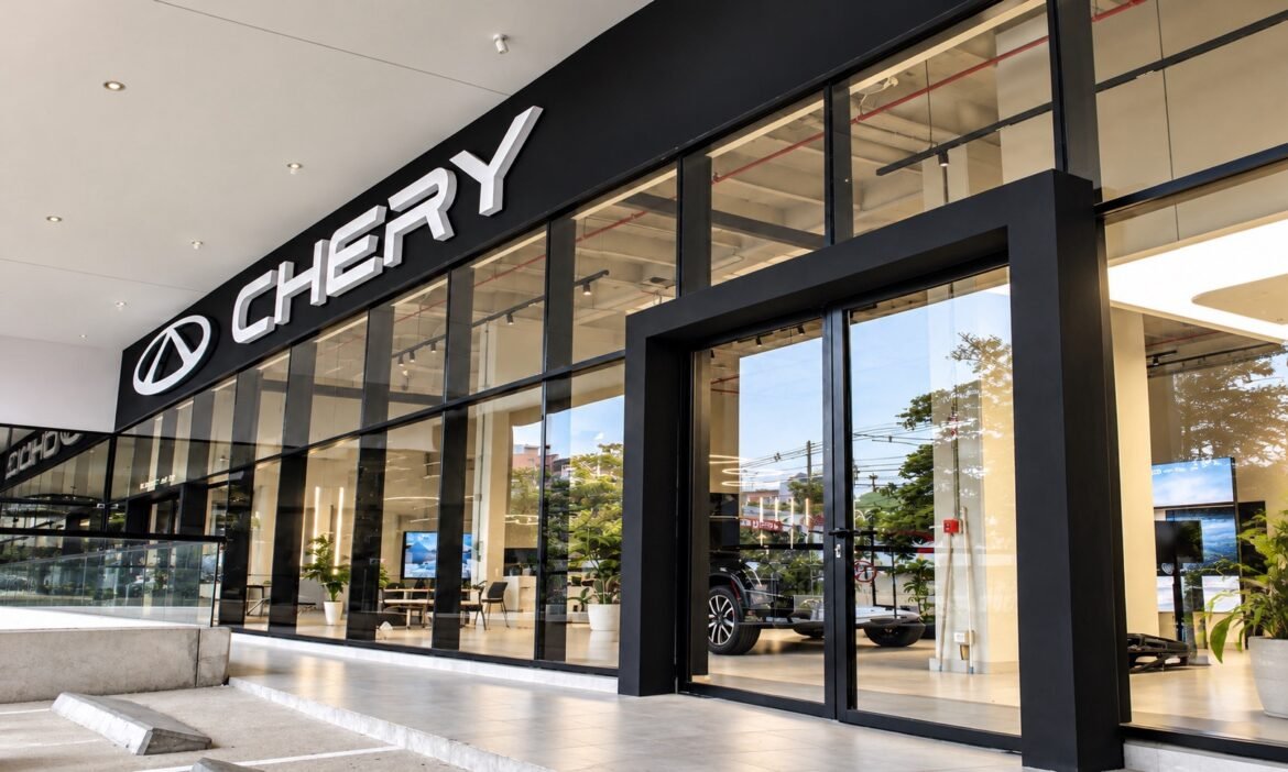Chery abre vitrina en la Avenida Las Vegas, en Antioquia, con el iCAR 03T y la Chery E5
